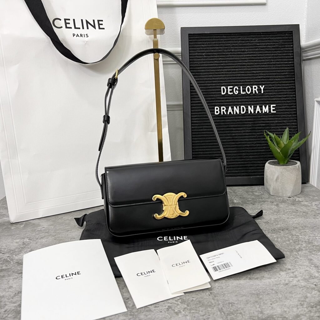 ขายกระเป๋า Celine triomphe shoulder bag in smooth calf Full Set ปี2023