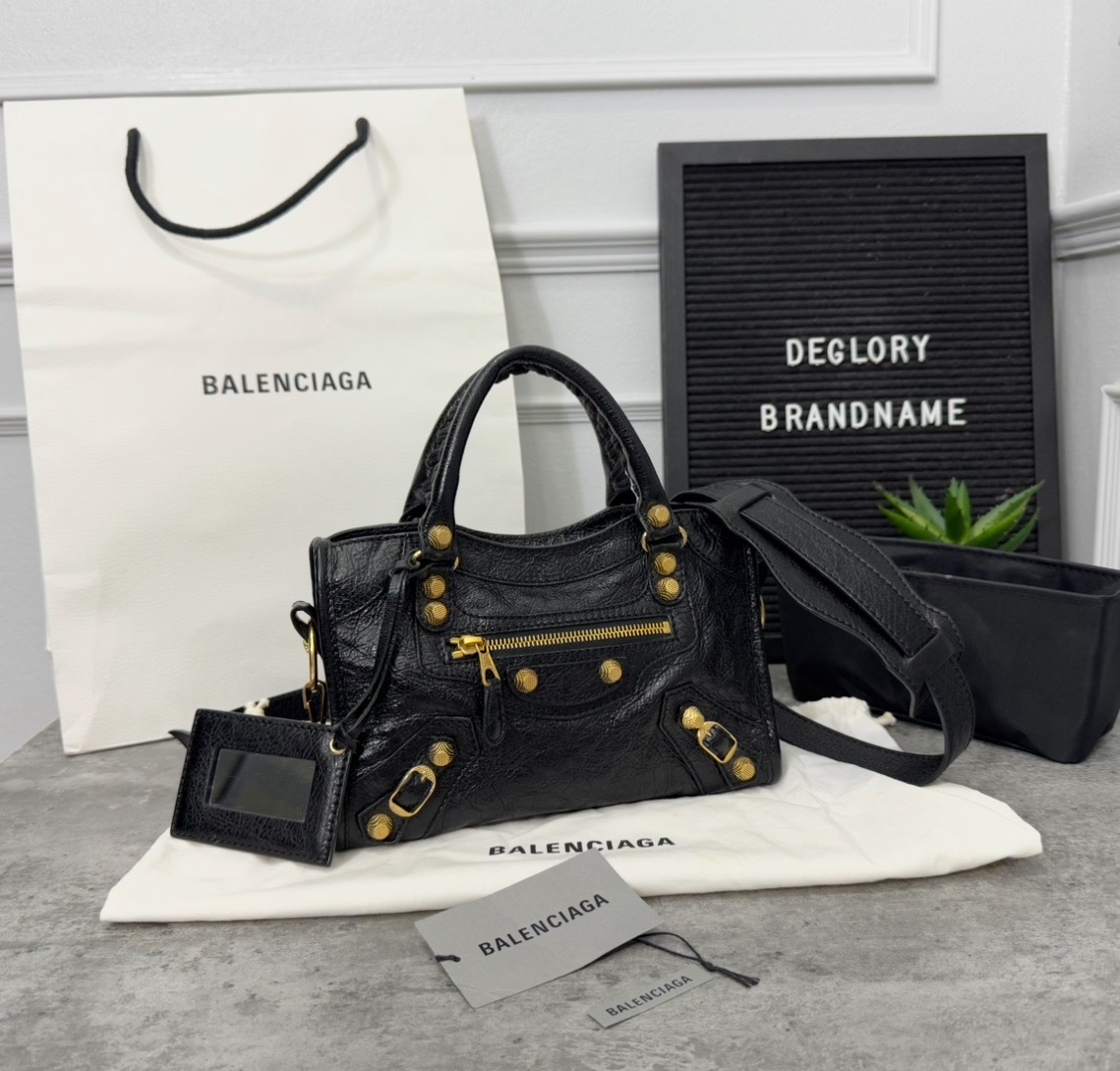 รับซื้อกระเป๋า Balenciaga
