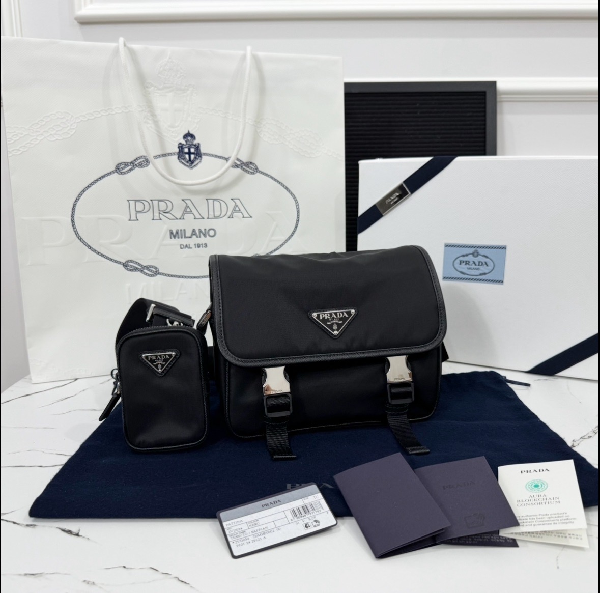 รับซื้อกระเป๋า Prada ปราด้า